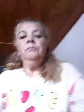 momismilf544 online show from 17, 4, 2026