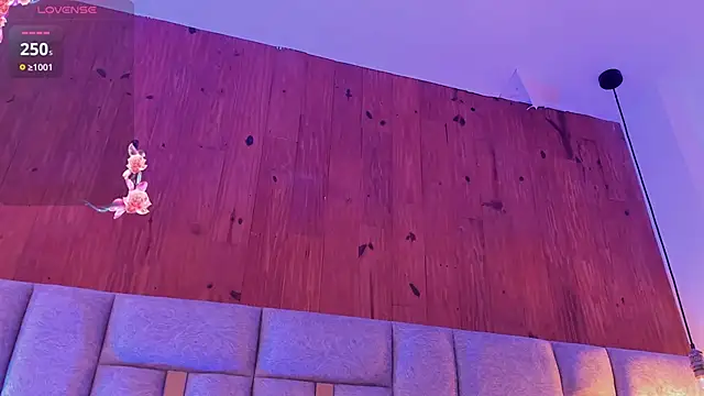 camilaa smith  online show from 21, 4, 2026