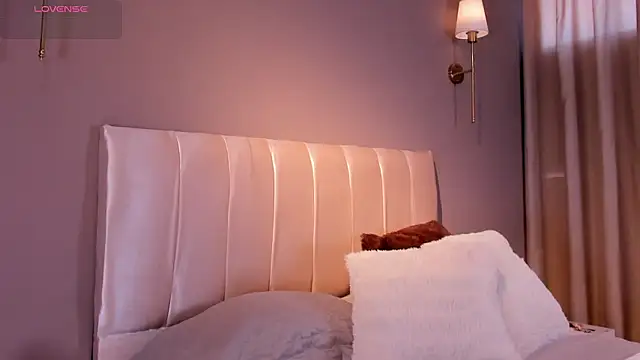 Agata Laurent  online show from 13, 3, 2026