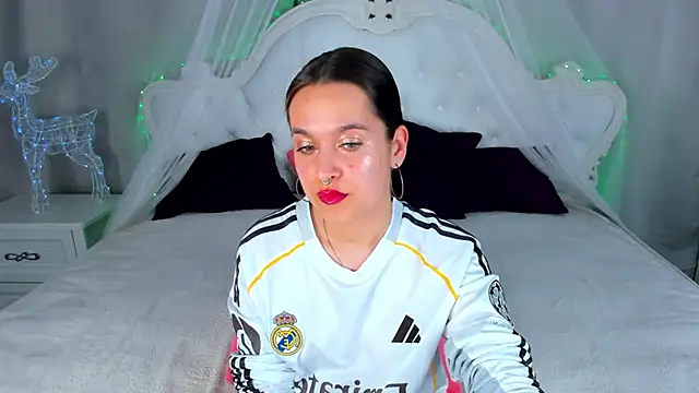 AishaTempt online show from 25, 4, 2026