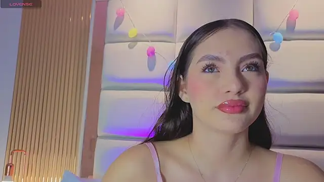 Megaan Rousee online show from 19, 4, 2026