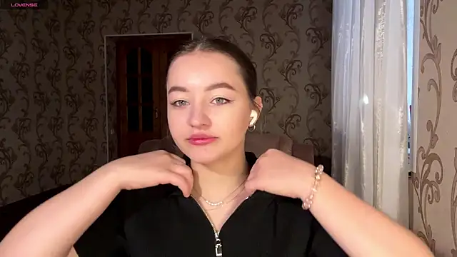 KarineDampy online show from 8, 3, 2026