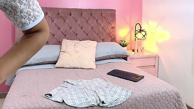 Antonella Skyy online show from 6, 3, 2026