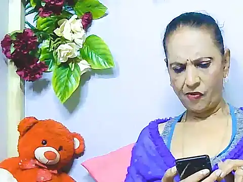 Hot queen58 online show from 3, 6, 2026