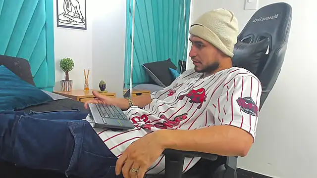 leo carter online show from 8, 3, 2026