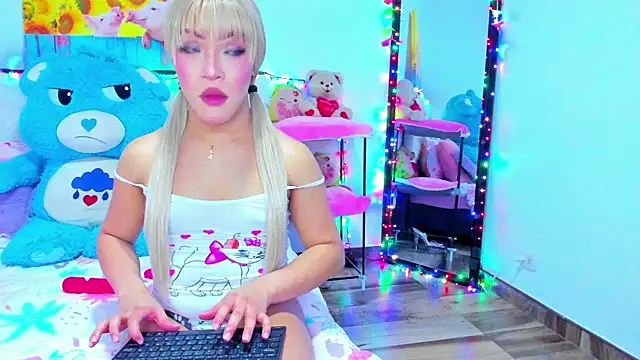 Dulce Fabiana  online show from 13, 3, 2026