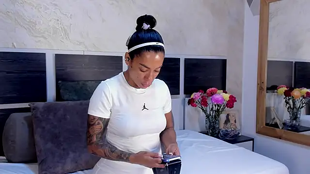 Natalia Cruzz online show from 30, 6, 2026