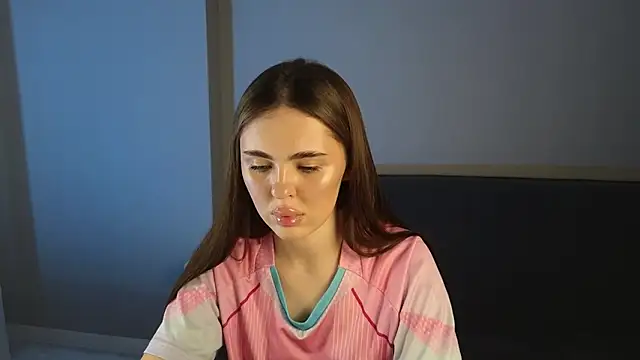 SheilaHigh online show from 3, 3, 2026