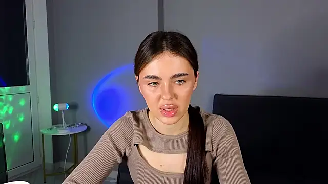 SheilaHigh online show from 6, 3, 2026