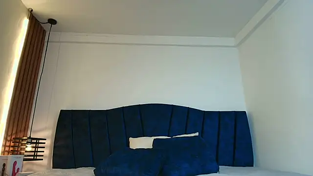 AmbarLee  online show from 23, 6, 2026
