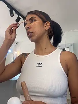 VioletaHills  online show from 21, 4, 2026