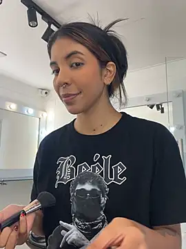 VioletaHills  online show from 25, 4, 2026