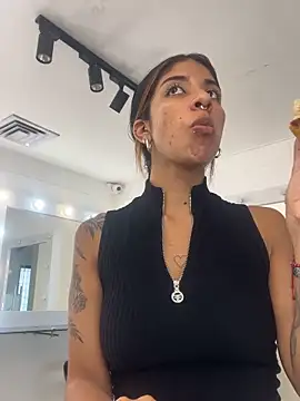 VioletaHills  online show from 27, 4, 2026