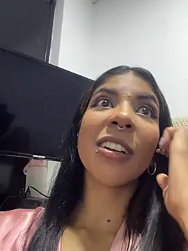 Snapshot of VioletaHills_ chatting on 10, 5, 2026 VioletaHills online show from 10, 5, 2026