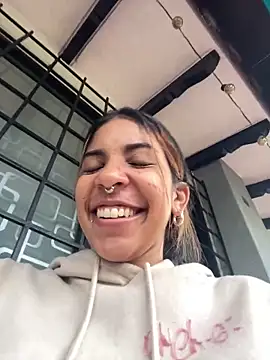 Snapshot of VioletaHills_ chatting on 16, 5, 2026 VioletaHills online show from 16, 5, 2026