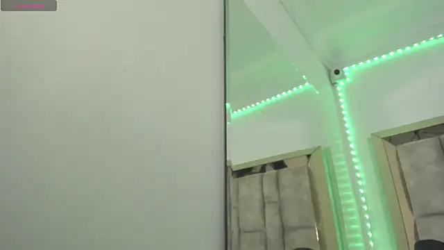 Titan Moreno  online show from 23, 4, 2026