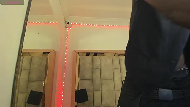 Titan Moreno  online show from 27, 4, 2026