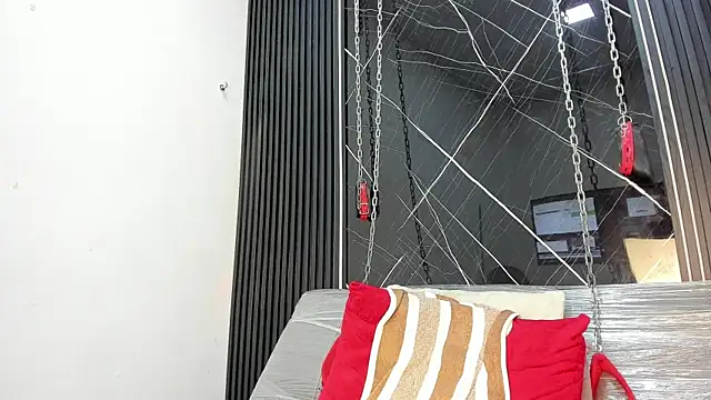 Megan Duskk online show from 18, 4, 2026