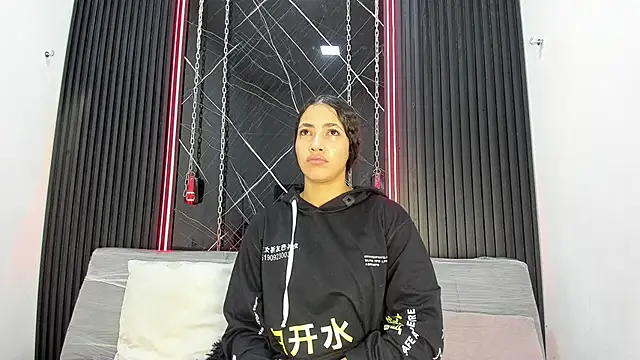 Megan Duskk online show from 19, 4, 2026