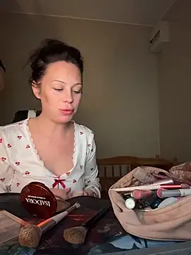Maddie666 online show from 10, 4, 2026