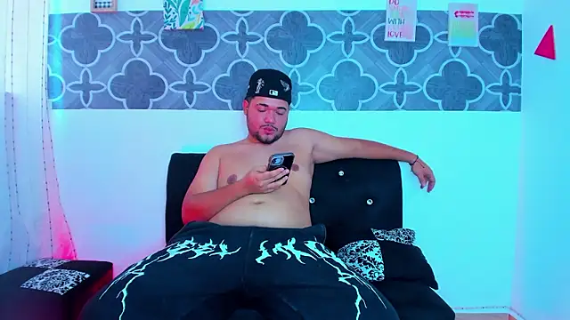 Sakura Velvet online show from 7, 3, 2026