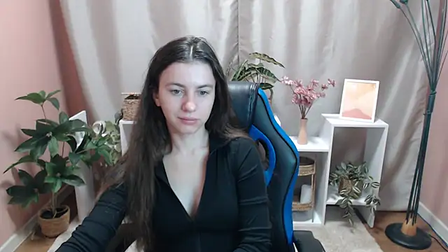 Snapshot of MistyBree chatting on 4, 5, 2026 MistyBree online show from 4, 5, 2026