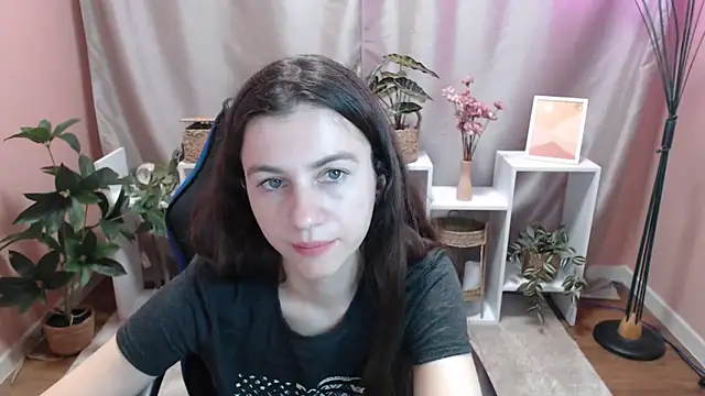 Snapshot of MistyBree chatting on 7, 5, 2026 MistyBree online show from 7, 5, 2026
