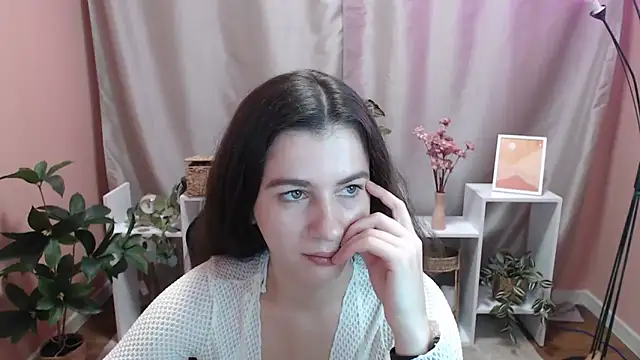 Snapshot of MistyBree chatting on 13, 5, 2026 MistyBree online show from 13, 5, 2026