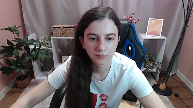 Snapshot of MistyBree chatting on 16, 5, 2026 MistyBree online show from 16, 5, 2026