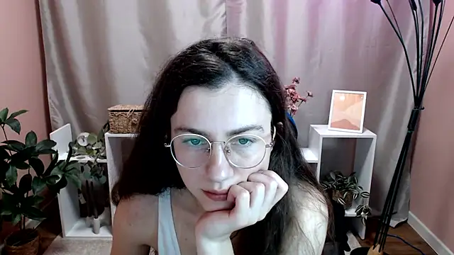 Snapshot of MistyBree chatting on 22, 5, 2026 MistyBree online show from 22, 5, 2026
