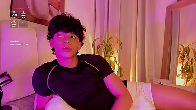 Snapshot of TaylerWhitelll chatting on 4, 3, 2026 TaylerWhitelll online show from 4, 3, 2026