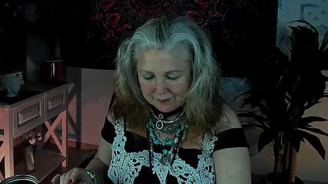 Snapshot of LilaMaharani chatting on 7, 6, 2026 LilaMaharani online show from 7, 6, 2026