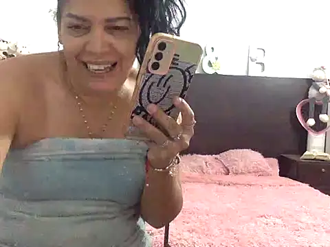 Snapshot of mommy-Milf chatting on 4, 3, 2026 mommy-Milf online show from 4, 3, 2026