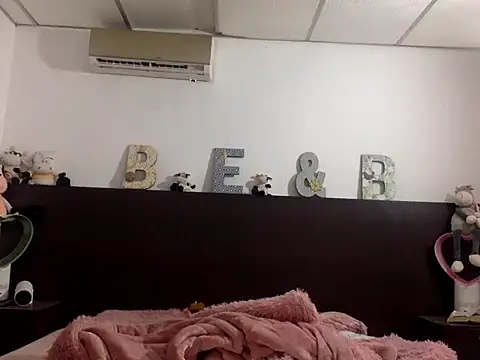 Snapshot of mommy-Milf chatting on 8, 3, 2026 mommy-Milf online show from 8, 3, 2026