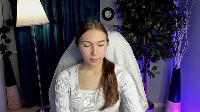 OliviaLang online show from 9, 3, 2026