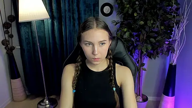 OliviaLang online show from 10, 3, 2026