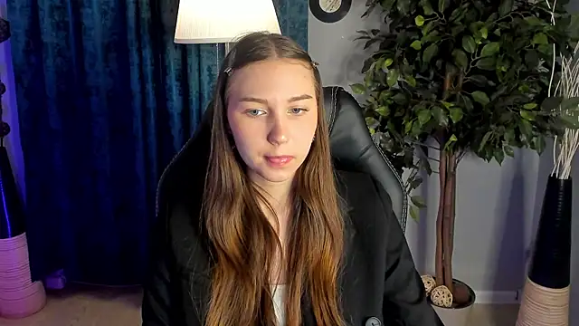 OliviaLang online show from 27, 3, 2026