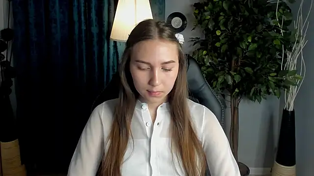 OliviaLang online show from 31, 3, 2026
