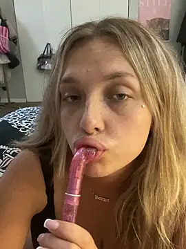 imkhloe online show from 21, 7, 2026