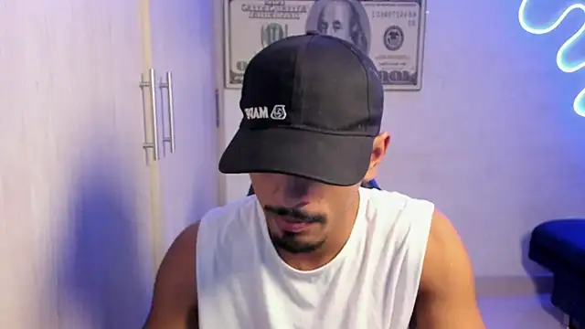 jossi12345j online show from 24, 4, 2026