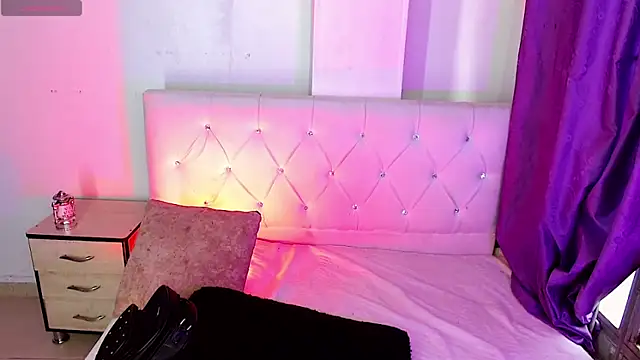 isadoraqueeen online show from 28, 4, 2026