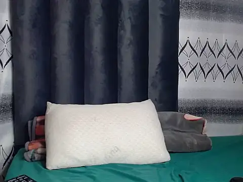 Snapshot of Kinky-Nicky04 chatting on 18, 5, 2026 Kinky-Nicky04 online show from 18, 5, 2026