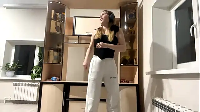 JoanieMochel online show from 7, 3, 2026