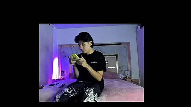 Snapshot of monky_0002 chatting on 12, 3, 2026 monky 0002 online show from 12, 3, 2026