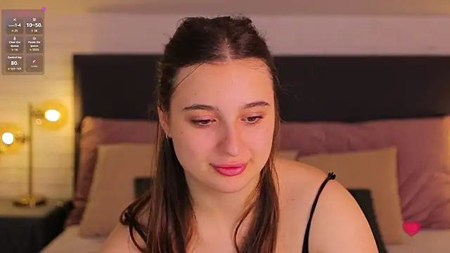 Nicole De Lux online show from 26, 4, 2026