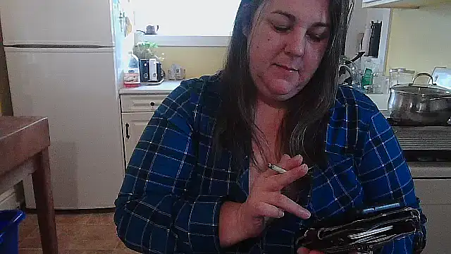 smalltowntrouble online show from 15, 4, 2026