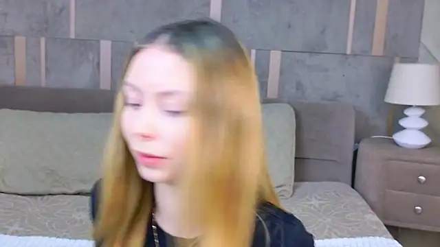 Tessa Cross online show from 4, 3, 2026