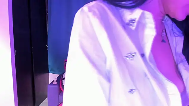 doll katiuska online show from 12, 6, 2026