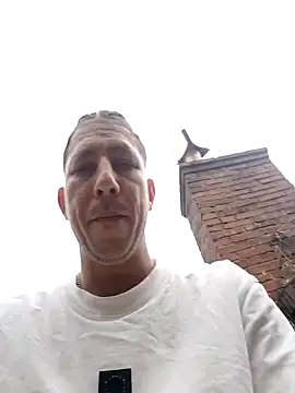Snapshot of TitanNoir chatting on 9, 5, 2026 TitanNoir online show from 9, 5, 2026