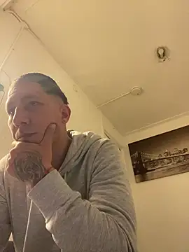 Snapshot of TitanNoir chatting on 9, 5, 2026 TitanNoir online show from 9, 5, 2026